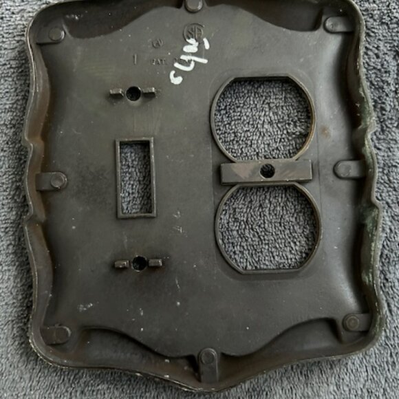 Vintage Amerock Carriage House Outlet & Light Switch Cover Plate - Picture 4 of 4